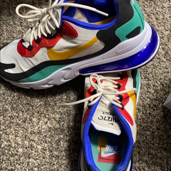 AirMax 270 React - Picture 2 of 4